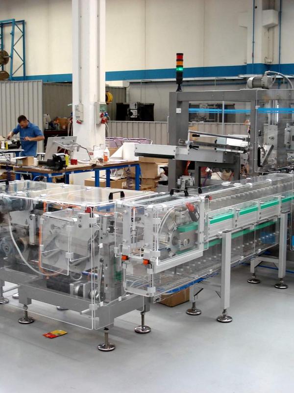 Cartoning machine
